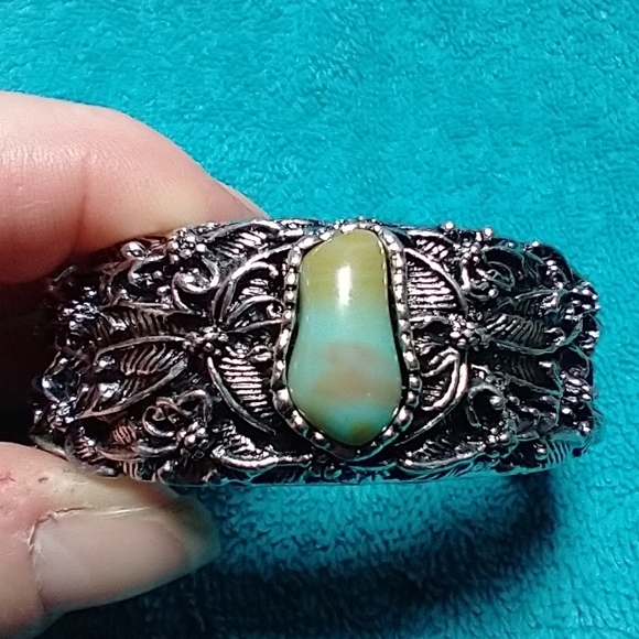 Silvertone leaf faux turquoise heavy large adjustable cuff bracelet intricate - Picture 1 of 4